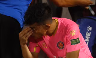 Cầu thủ Sài Gòn FC bật khóc khi phải xuống chơi giải hạng Nhất