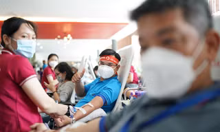 Những hình ảnh ấm áp trong ngày hội Chủ nhật Đỏ tại TPHCM: Có người từng hiến máu gần 80 lần