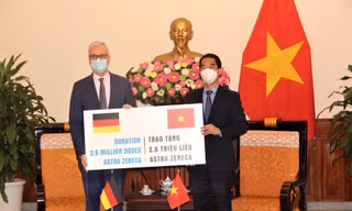 Lễ bàn giao lô vắc-xin tại trụ sở Bộ Ngoại giao ngày 27/9.