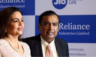Tỷ phú Mukesh Ambani và vợ