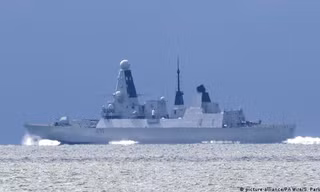 Tàu HMS Defender của Hải quân Anh