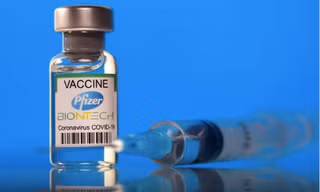 Những người từng nhiễm SARS nay được tiêm vắc-xin COVID-19 của Pfizer có lượng kháng thể cao với COVID-19 cũng như phổ rộng các kháng thể chống lại 10 loại virus gây ra những bệnh về đường hô hấp khác. 