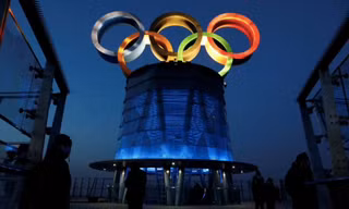 Biểu tượng Olympic ở Bắc Kinh. (Ảnh: Reuters)