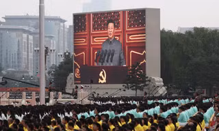 Ông Tập Cận Bình đọc bài phát biểu trên quảng trường Thiên An Môn. (Ảnh: Reuters)