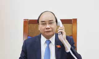 Thủ tướng Nguyễn Xuân Phúc tại cuộc điện đàm. (Ảnh: Mofa)