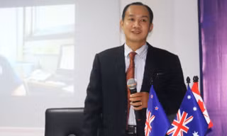 Ông Tomy Huynh - Trung tâm tư vấn du học hướng nghiệp Thành Công Mobile. Ảnh: Quốc Ngọc