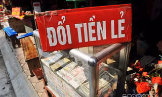 Đổi tiền lẻ dịp Tết: Càng cấm, phí càng cao