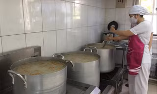Hàng triệu bữa ăn từ thiện từ bếp ăn cho bệnh nhân được nấu trong 4 năm qua.