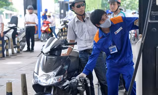 Petrolimex bán xăng A95 tương thích động cơ ô tô thế hệ mới