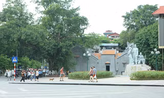 Đặt ga tàu điện ngầm cạnh hồ Gươm: Công trình 'lấn át' di sản