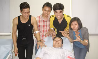 Đỗ Thị Thùy Dung, Phó Chủ nhiệm CLB máu hiếm phía Bắc (bên phải) cùng thành viên của CLB máu hiếm hiến máu cứu người