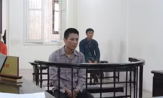 Trong cơn ghen mù quáng, Danh nảy sinh ý định làm tổn hại nhan sắc của vợ, hắt cả can a xít vào thân thể người vợ, khiến chị M. tổn hại 53% sức khỏe. 