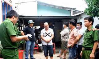 Nguyễn Ngọc Quỳnh (dấu X) bị bắt ngay tại cơ sở rửa xe của mình.