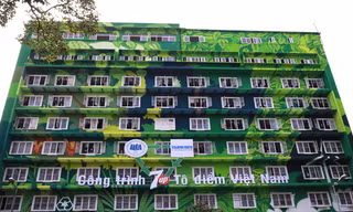 Ký túc xá Đại học Kinh tế Hồ Chí Minh nay khoác lên mình màu áo mới, rực rỡ, tươi tắn sảng khoái và mang đậm chất riêng