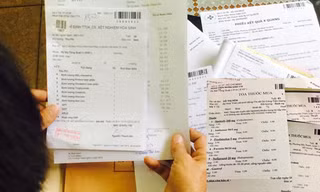 Một bệnh nhân kêu trời vì không có bệnh nhưng vẫn được bác sĩ kê toa 6 loại thuốc có giá gần 700 nghìn đồng. Ảnh: N.D