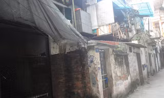 Nơm nớp lo khi sống trong nhà xuống cấp