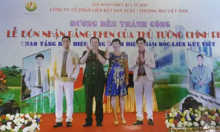 Lê Xuân Giang tại sự kiện làm giả lễ đón nhận bằng khen của Thủ tướng. Ảnh: CQCA cung cấp