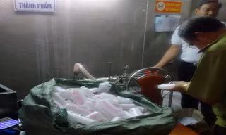 Mỹ phẩm cao cấp được sản xuất như nấu cám lợn. Ảnh: Đức Huy