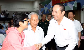 Chủ tịch nước Trần Đại Quang tiếp xúc cử tri TPHCM. Ảnh: H.T.