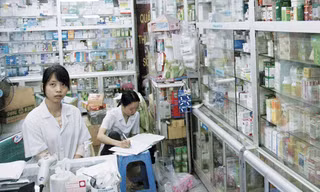 Hơn 25.000 mặt hàng thuốc với gần 1.000 hoạt chất đang được sản xuất, lưu hành tại Việt Nam. Ảnh: Hồng Vĩnh