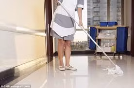 Không cấp phép, ô-sin ngoại vẫn có cửa hành nghề ở Việt Nam
