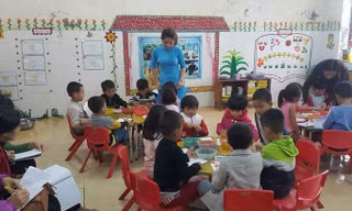 Trẻ mầm non Kỳ Phú trong một giờ học.