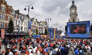 Khu fanzone ở Lens