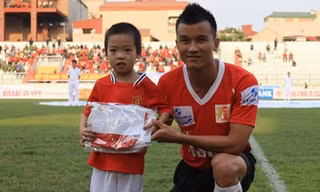 Mai Tiến Thành: Yêu đã, chơi bóng đã, vợ con tính sau