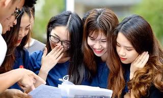 Căng thẳng đua vào trường có điểm chuẩn cao kỷ lục: Vì đâu nên nỗi?
