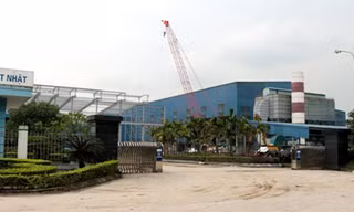 Vụ nổ lò nấu phôi thép tại Công ty thép Việt- Nhật, Hải Phòng khiến 4 công nhân bị bỏng nặng. Ảnh: Giang Chinh 