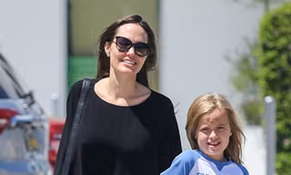 Angelina Jolie xuất hiện sau tin trì hoãn ly hôn