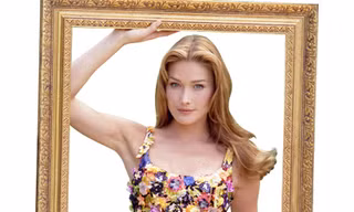 Carla Bruni châm chọc Tổng thống Pháp