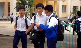 Tùy khu vực, học sinh đóng các mức học phí khác nhau.