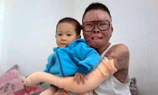 Con trai chiến sỹ Đinh Văn Dương được sinh ra đúng lúc bố gặp tai nạn. Ảnh: Phượng Hoàng