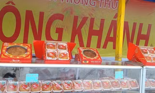 Bánh trung thu bán sớm trước Rằm tháng 8 đến 3 tháng. Ảnh: P.Oanh/Zing