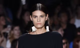 Alisar Ailabouni trong show Xuân/Hè 2017 của thương hiệu Christian Siriano.