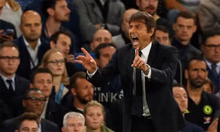 Conte còn nhiều việc phải làm với hàng thủ của Chelsea. Ảnh: Reuters.