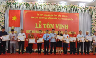 Bắc Giang: Tôn vinh 755 tập thể, cá nhân hiến máu tiêu biểu