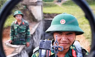 Chiến sĩ trẻ 'cưỡi' tăng, luyện súng