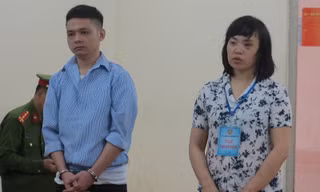 Phạm Văn Chung và Mai Kim Anh tại tòa.