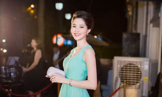 Hoa hậu Thu Thảo thanh lịch, gợi cảm dự tiệc ở Hà Nội