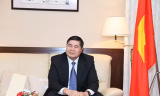 Đại sứ Việt Nam tại Nhật Bản Đoàn Xuân Hưng.
