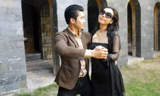 Trương Nam Thành tình tứ với Jmi trong MV ca nhạc của cô.