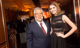 Andrea và ngài đại sứ Venezuela Jorge Canelas.