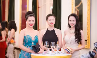 Cựu người mẫu Thúy Hằng, Ngô Thanh Vân và Vũ Ngọc Anh khoe nhan sắc lộng lẫy.