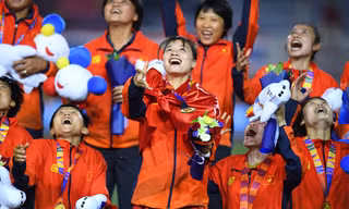 Khoảnh khắc Nữ Việt Nam nhận chiến tích lịch sử SEA Games