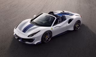 Động cơ V8 3.9L twin-turbo của Ferrari.
