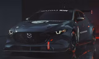 Mazda 3 được biến thành xe đua với công suất tối đa 350 mã lực