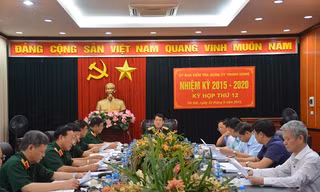 Đại tướng Lương Cường, Bí thư Trung ương Đảng, Ủy viên Thường vụ QUTƯ, Chủ nhiệm Tổng cục Chính trị, Chủ nhiệm UBKT QUTƯ chủ trì phiên họp. Ảnh QĐND