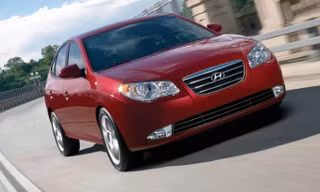 Triệu hồi Hyundai i30 và Elantra có nguy cơ cháy tại Australia